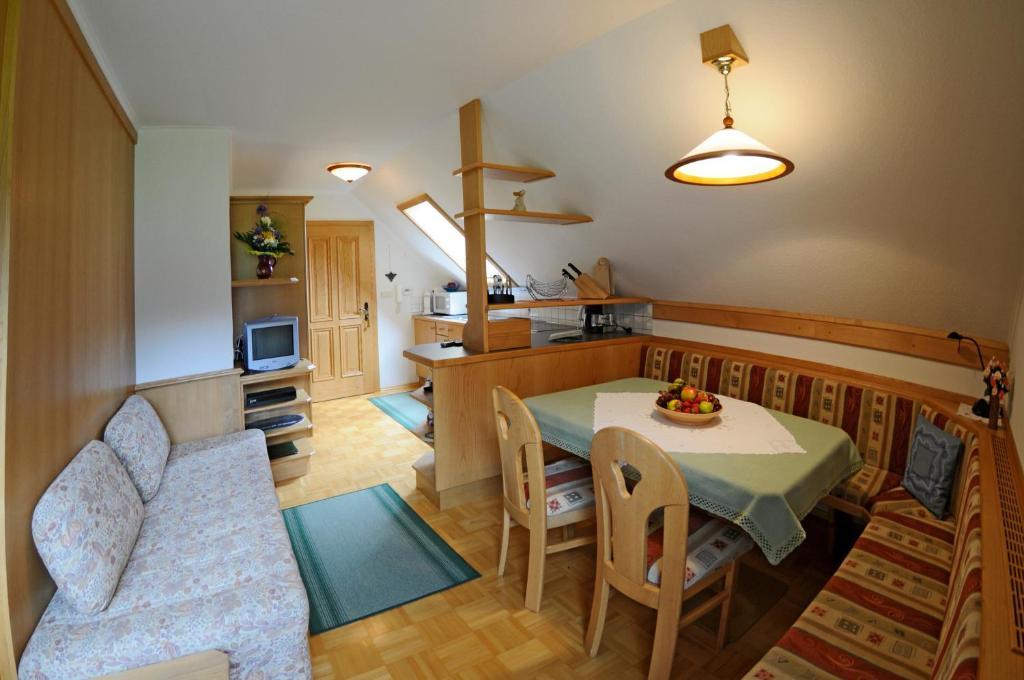 Gasthof Zur Gams Donnersbachwald Room photo
