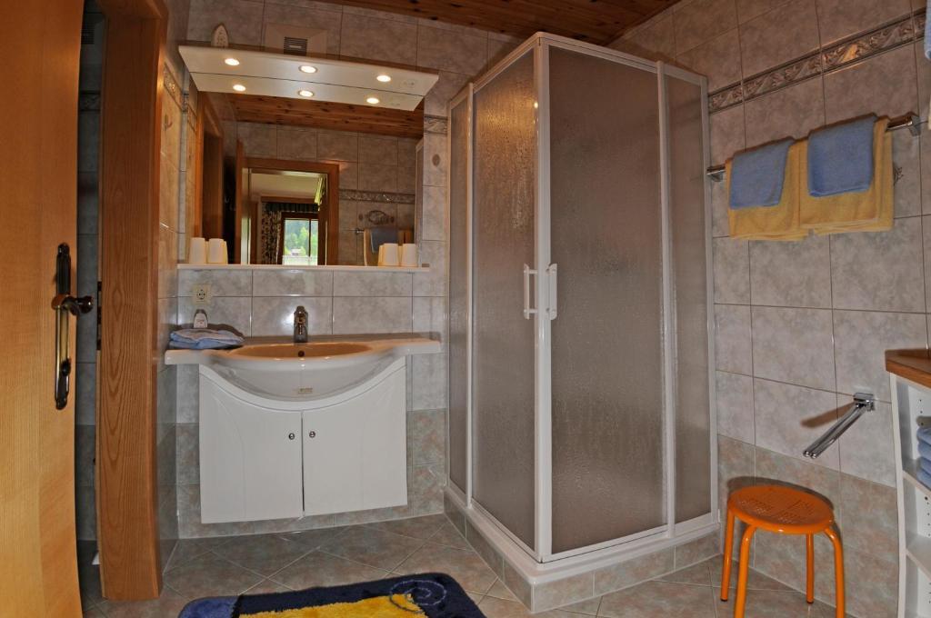 Gasthof Zur Gams Donnersbachwald Room photo